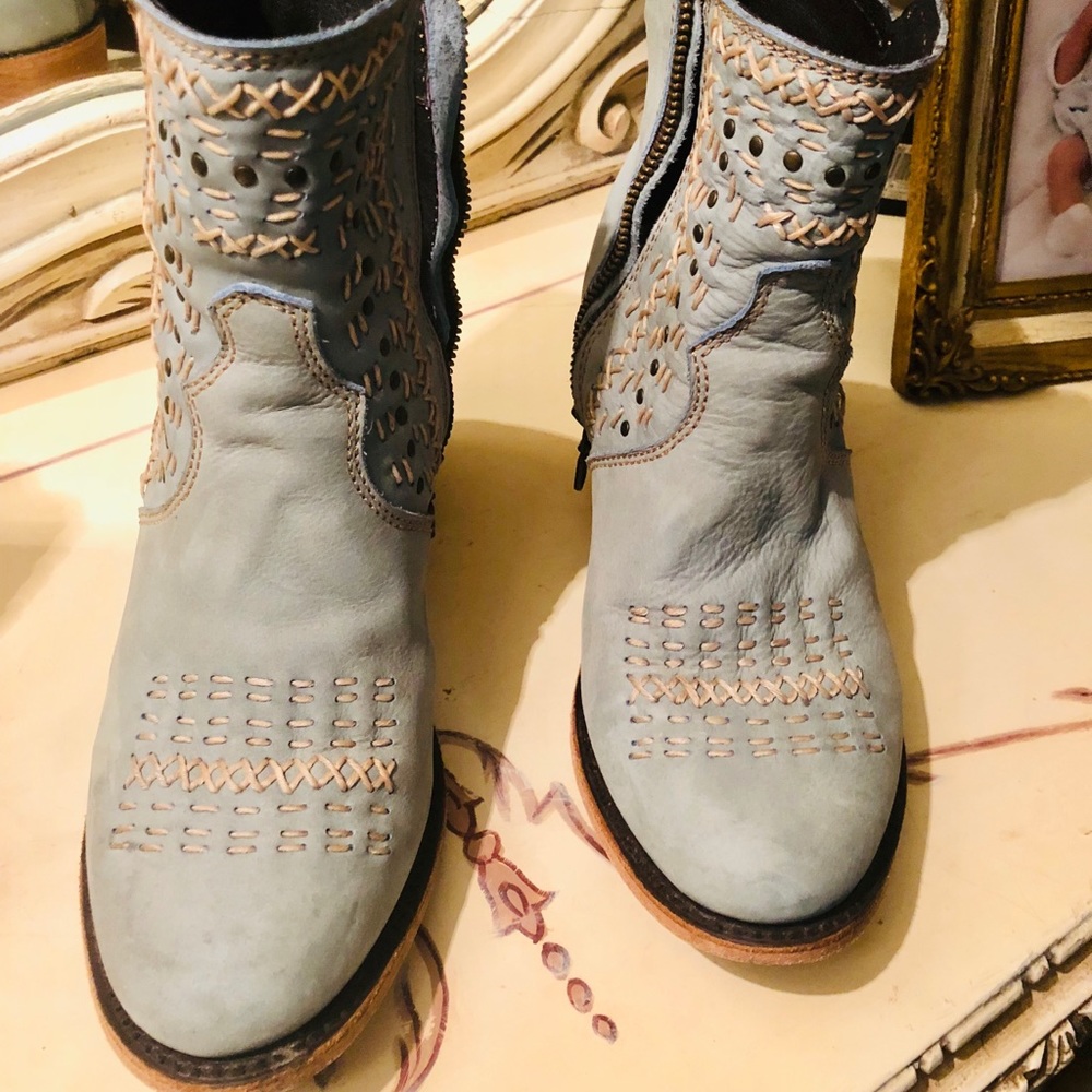 Liberty black turquoise booties size 8!